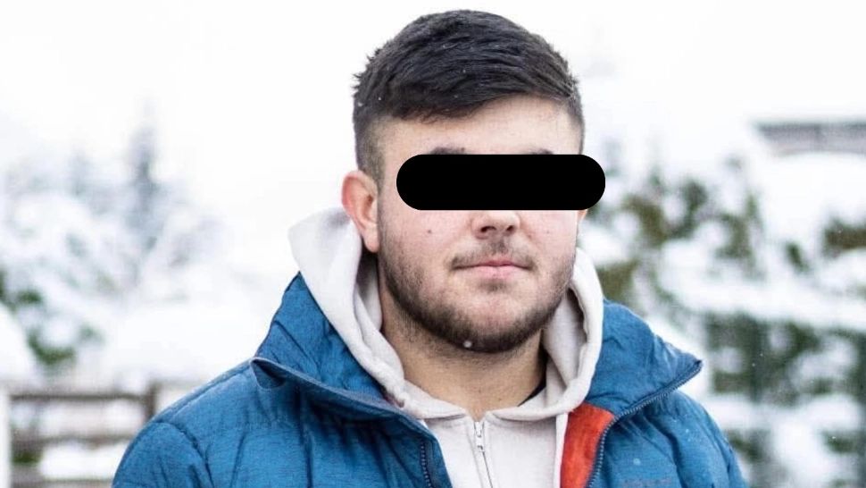 Tânăr de 21 de ani, găsit mort în pat, în Bistrița. Era crescut de bunici