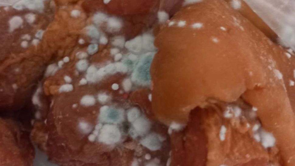 ANPC a verificat 1.900 de firme: carne mucegăită și produse expirate. S-au dat amenzi de aproape 6 milioane de lei