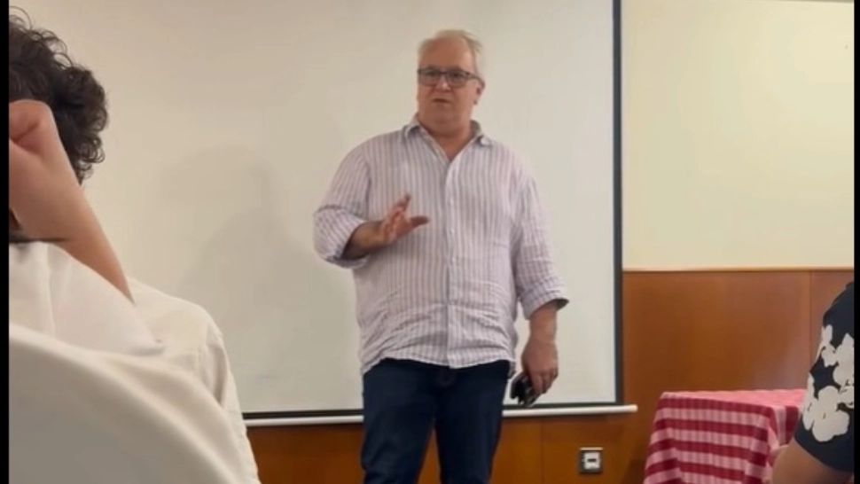 Declarație controversată a consulului României în Dubai către elevii blocați: "Bucurți-vă că sunteți lângă război" VIDEO