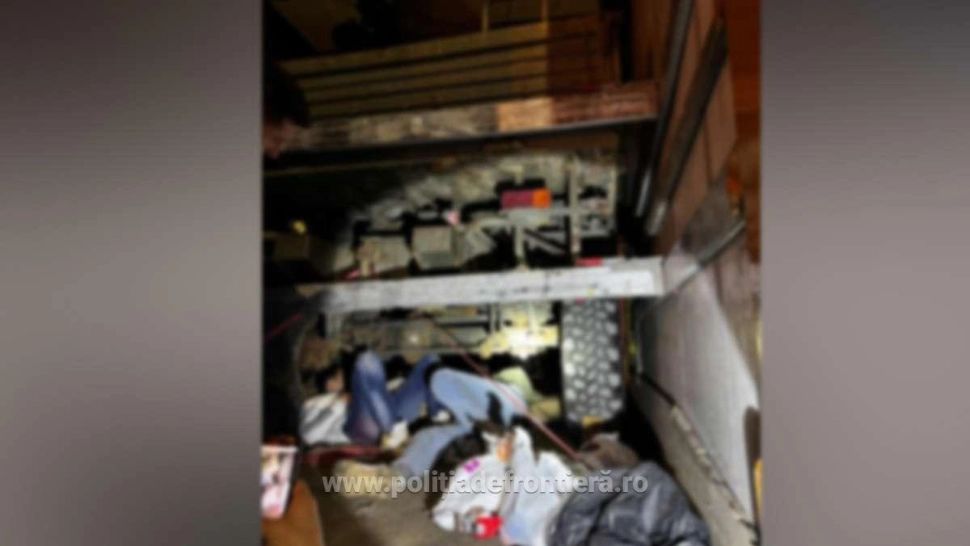 Peste 20 de migranți din Iran și Irak, descoperiți într-un camion la punctul de trecere a frontierei de la Calafat – VIDEO