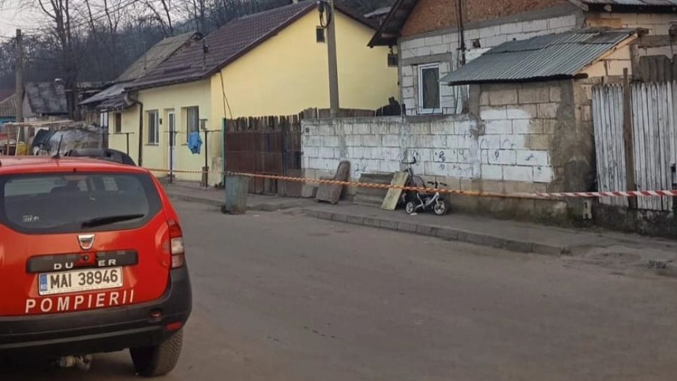 Alunecare de teren în Slatina: 25 de persoane relocate, printre care și 9 copii. Două locuințe, afectate