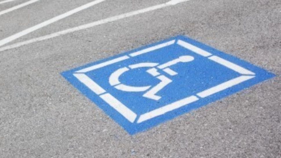 Locuri de parcare gratuite pentru persoanele cu handicap în acest sector din Capitală. Cum pot fi obținute