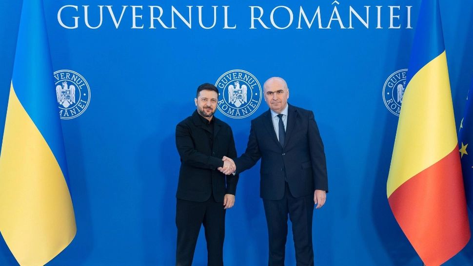 Bolojan, explicații după ce i-a ținut pe jurnaliștii români la gardul Guvernului, dar pe cei ucraineni i-a lăsat în clădire