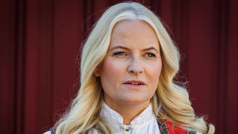 Prințesa Mette-Marit a Norvegiei afirmă că a fost „manipulată și înșelată” de Jeffrey Epstein