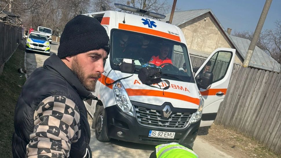 Un bărbat a murit după ce a fost lovit de o ambulanță, în Iași. Cum s-a produs tragedia - FOTO