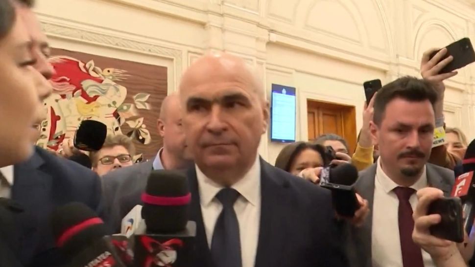 Bolojan, o nouă sfidare la adresa jurnaliștilor. Șeful Guvernului a refuzat să răspundă întrebărilor după ședința pe buget – VIDEO