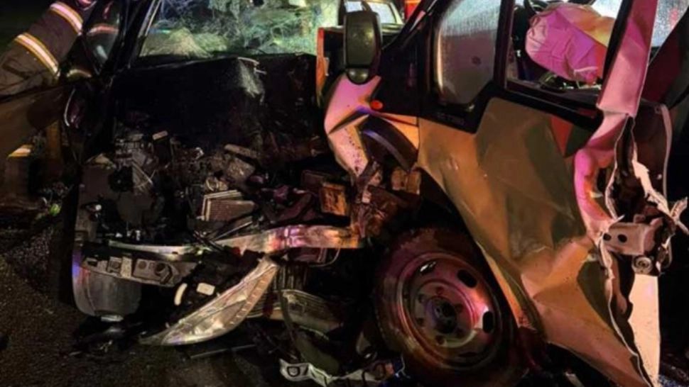 Accident grav pe centura Clujului: șase persoane rănite după o coliziune frontală. Imagini uluitoare cu autoturismele, după impact