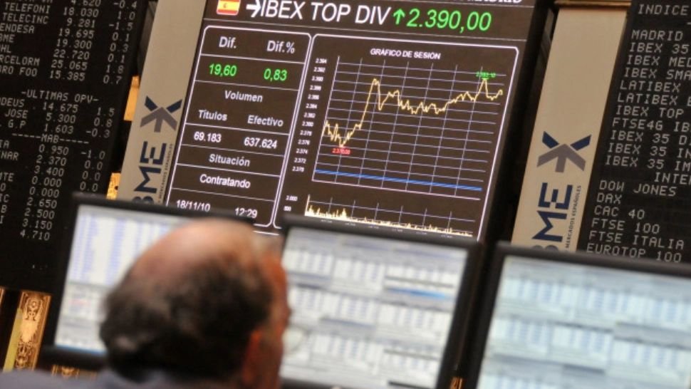 Războiul din Orient dă peste cap economia: Bursele din SUA au scăzut dramatic, iar prețul barilului de petrol a explodat în doar câteva ore