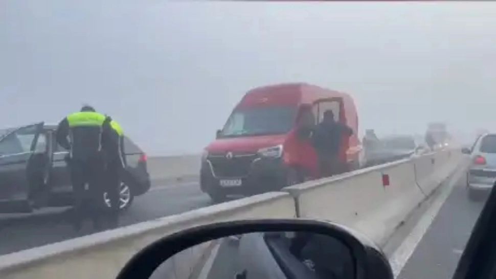 Carambol cu 9 mașini pe DN3, la ieșirea din Constanța. Două persoane au ajuns la spital - FOTO/VIDEO