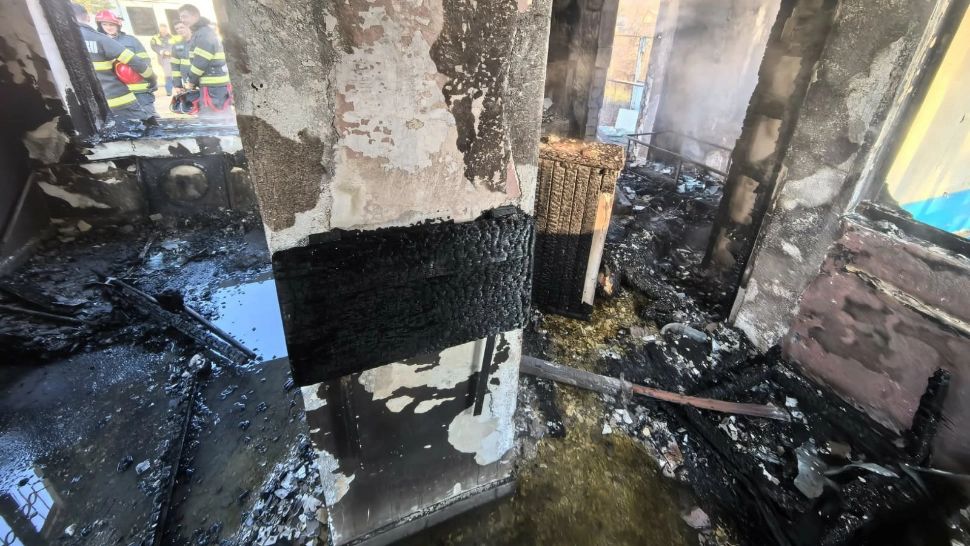 Bărbat găsit carbonizat într-un incendiu care i-a mistuit gospodăria: de la ce a pornit focul