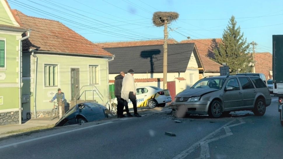 Accident grav pe DN14, în județul Sibiu. Patru persoane au fost rănite 