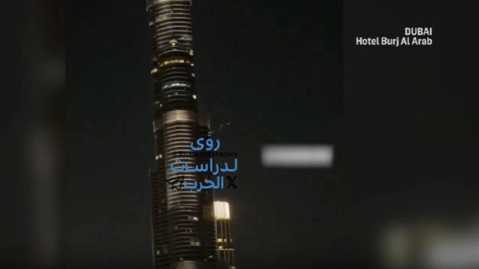 Cel mai luxos hotel din Dubai, evacuat după atacuri. Pericol URIAȘ pentru turiștii din cel mai bogat oraș al lumii | VIDEO