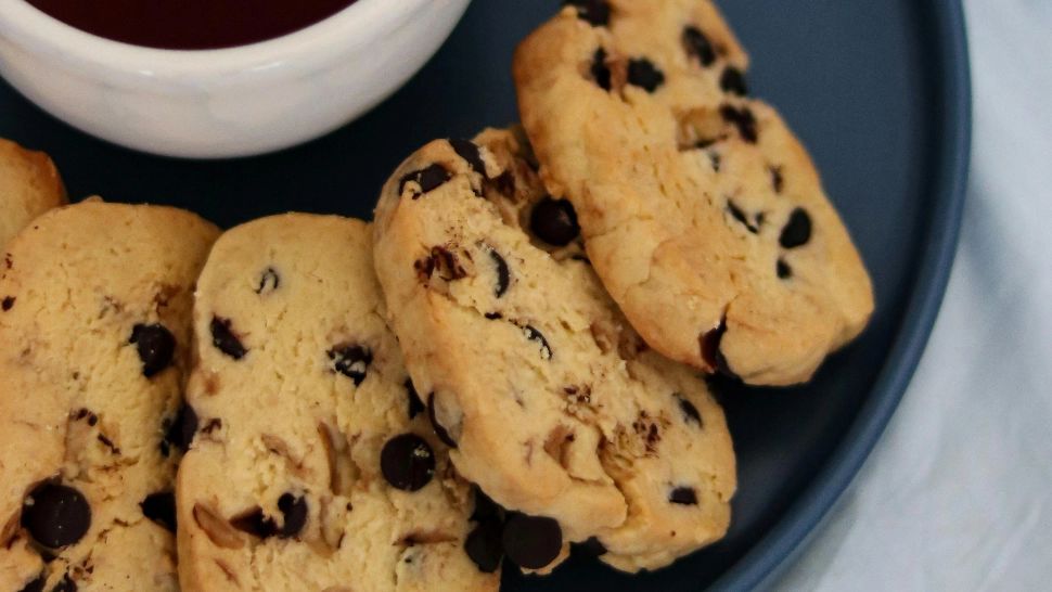 Biscuiți de post cu fulgi de ovăz. Desert proteic crocant, potrivit pentru micul dejun