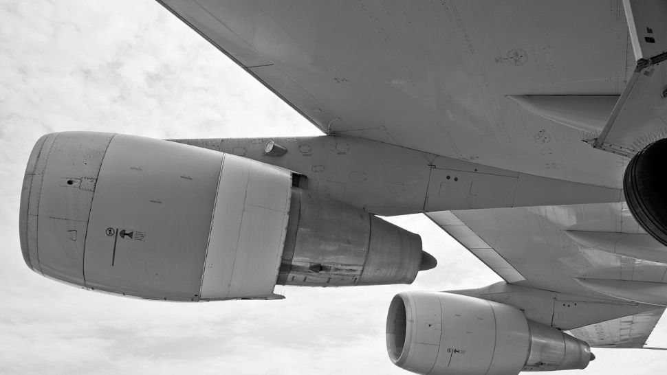 Cum vor să scape bogații din Dubai: zboruri private de până la 350.000 de dolari pentru a părăsi regiunea