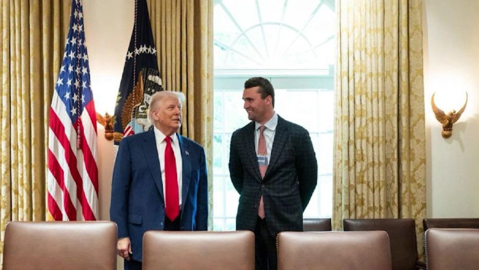 Răsturnare de situație în cazul asasinării lui Charlie Kirk. Avocații suspectului susțin că tânărul a fost ucis cu altă armă