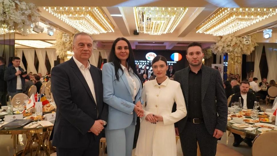 Alexandra Păcuraru, mesaj de pace și comunicare între etnii 