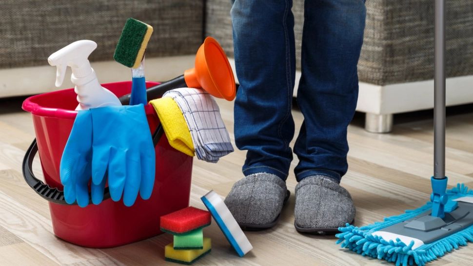 A apărut un nou job: mii de oameni se filmează în timp ce gătesc și fac curățenie