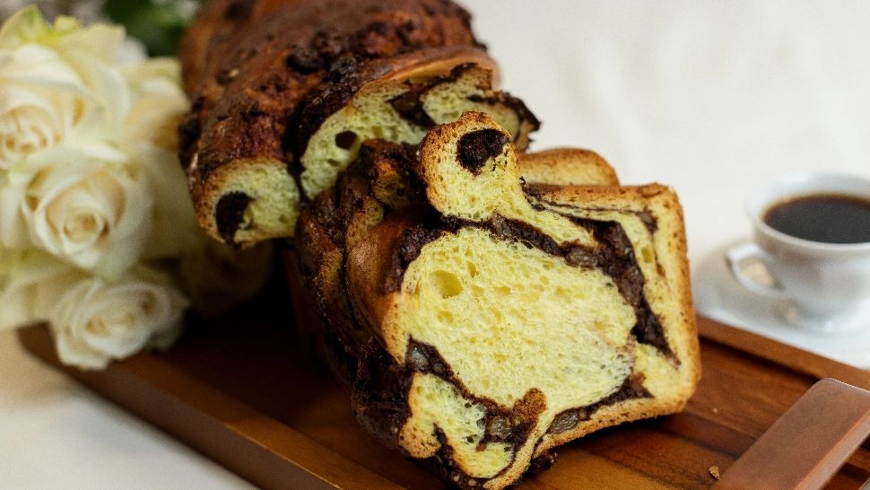 Cozonac fără frământare: rețeta rapidă și pufoasă pentru masa de Paște. Simplu, aromat și garantat reușit