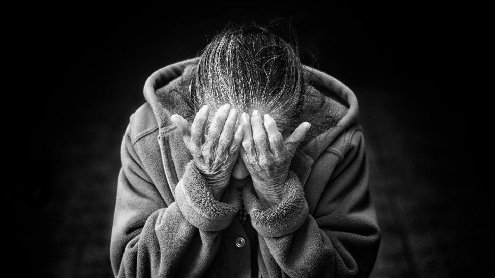 Motivul pentru care Alzheimerul ar putea evolua mult mai rapid la femei. Descoperirea surprinzătoare a cercetătorilor