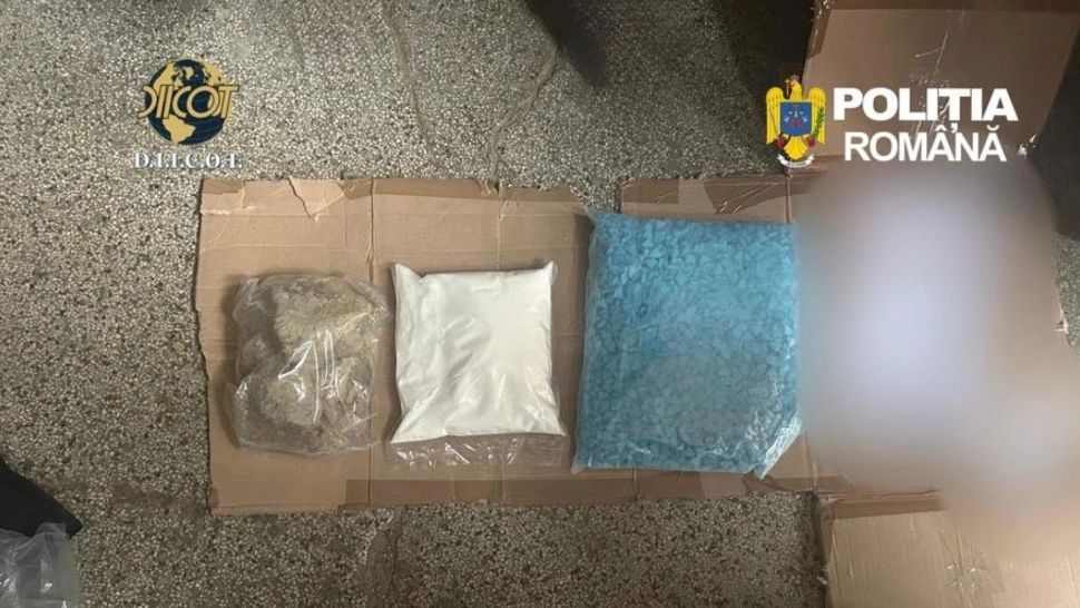 Adolescent de 17 ani din Arad, arestat preventiv pentru trafic internaţional şi intern de droguri. Polițiștii l-au prins în flagrant