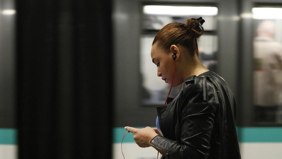 Căștile pentru telefon pot conține substanțe periculoase pentru sănătate, arată un studiu