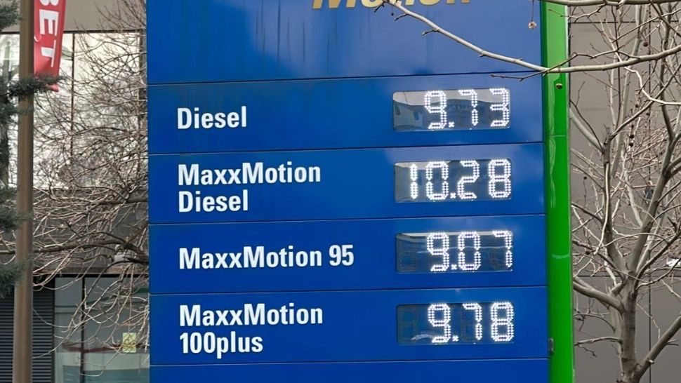 Scumpiri în lanț la carburanți. Motorina se apropie de 10 lei, iar benzina a trecut de 9 lei pe litru, în București