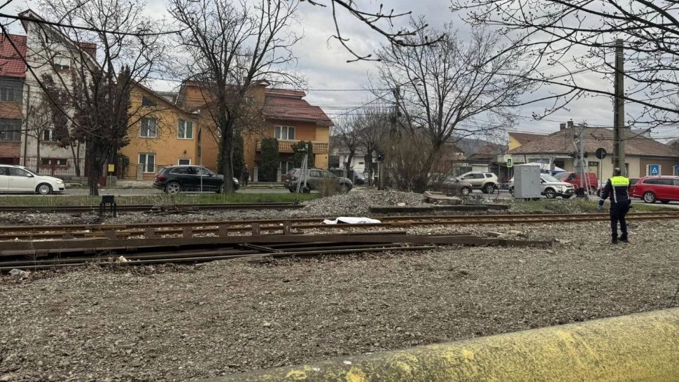 Tragedie în Bistrița: o femeie de 58 de ani, lovită mortal de tren. Cum s-a produs evenimentul - FOTO