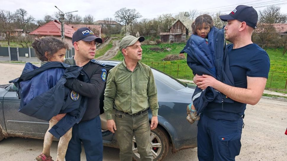 Cazul celor două fetițe din Târnăveni dispărute de acasă. Polițiștii au sesizat Protecția Copilului 