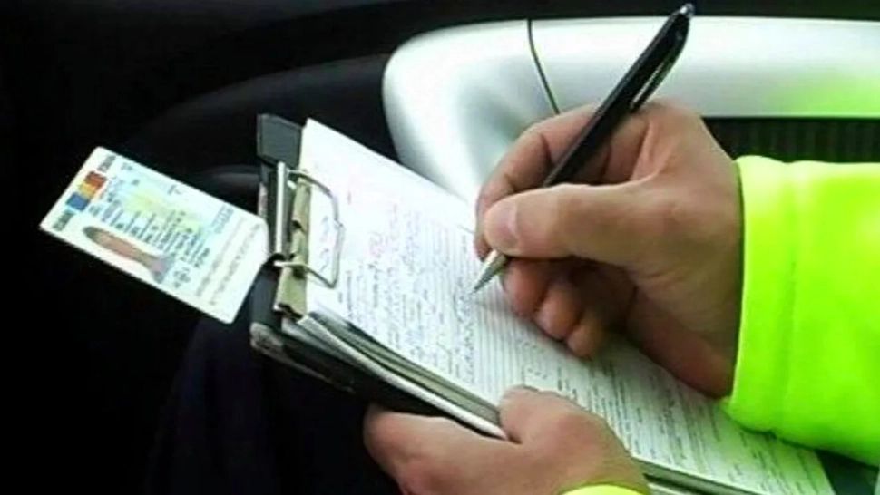 Schimbare majoră pentru șoferi începând de vineri, 27 martie: nu îți mai recuperezi permisul dacă nu ai plătit toate amenzile