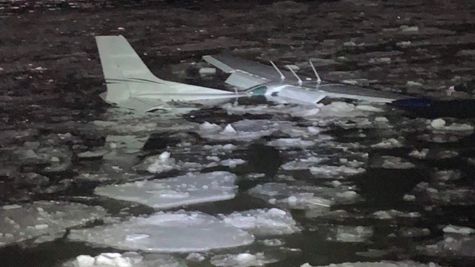 Incident aviatic cu final fericit: toți oamenii au supraviețuit după prăbușirea unui avion