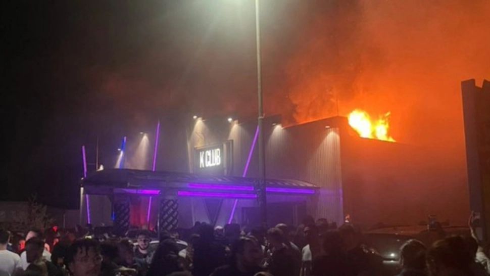 Incendiu puternic într-un club din Germania: sute de persoane au fost evacuate 