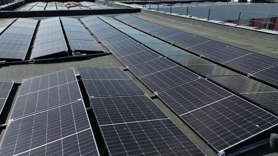 Independență energetică în Sectorul 3: Panouri fotovoltaice pentru blocurile și școlile din sector
