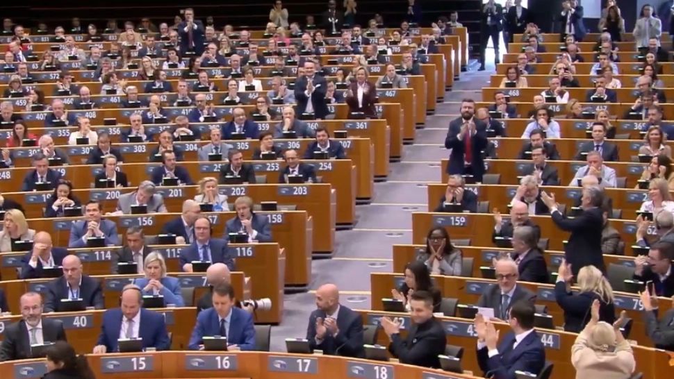 Moment istoric în Parlamentul European. Aleșii au adoptat, în ropot de aplauze, deportarea în masă a migranților - VIDEO