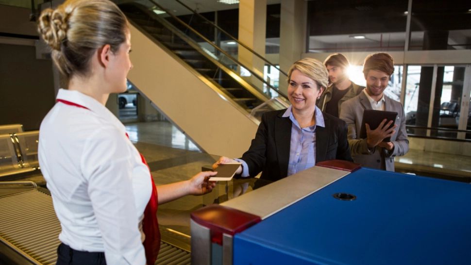 Greșelile care te pot transforma într-un suspect la controlul pașapoartelor. Ce nu trebuie să spui niciodată la frontieră