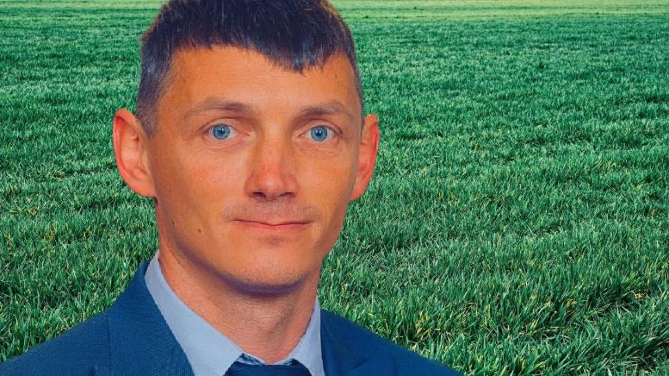 Senatorul cu studii matrimoniale a fost trimis la muncă în folosul comunității. Unde a fost zărit lucrând la spații verzi