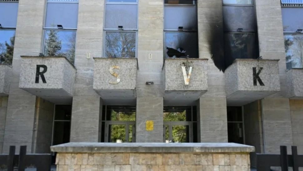 Atac cu cocktail Molotov la „Casa Rusiei” din Praga: suspectul s-a predat poliției cehe