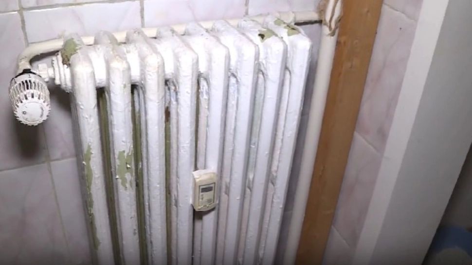 Întreținerea s-a triplat. Oamenii se roagă la calorifer