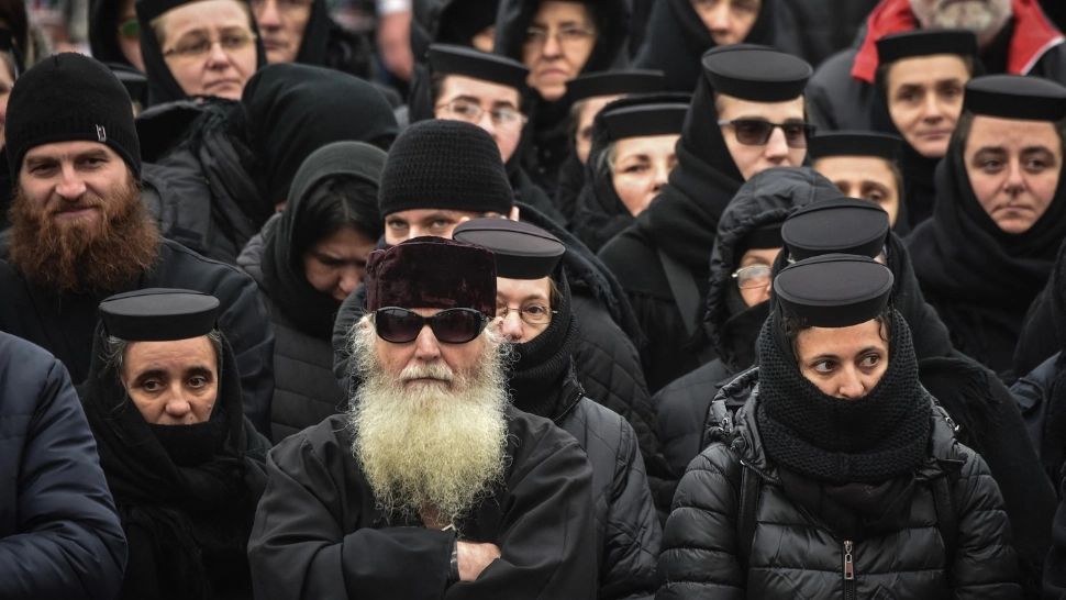 Cât câștigă, de fapt, un călugăr sau o măicuță în România. Salariile din spatele zidurilor de mănăstire, un sistem pe care puțini îl cunosc