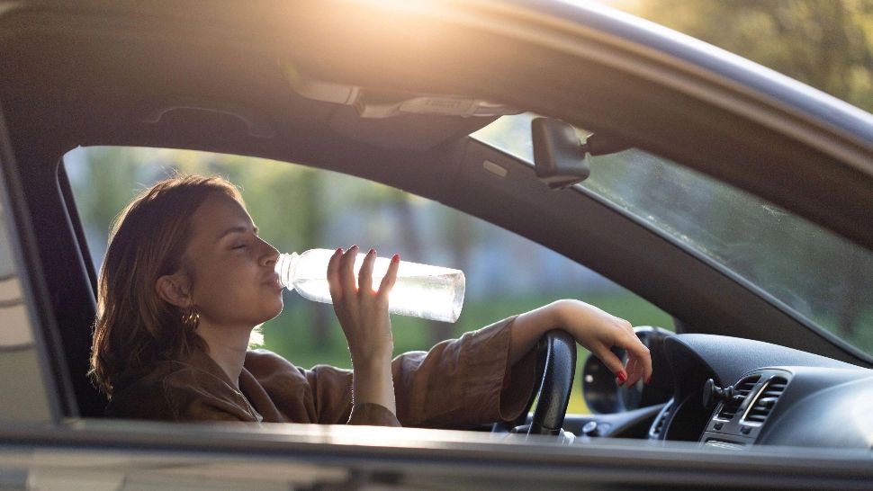 De ce nu ar trebui să aștepți să ți se facă sete pentru a bea apă: ce spun experții