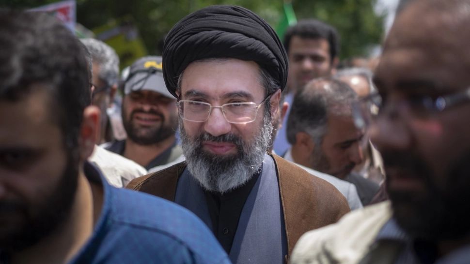 Cine este noul ayatollah al Iranului. Mojtaba Khamenei, fiul defunctului Ali Khamenei, propulsat la conducerea țării de Garda Revoluționară