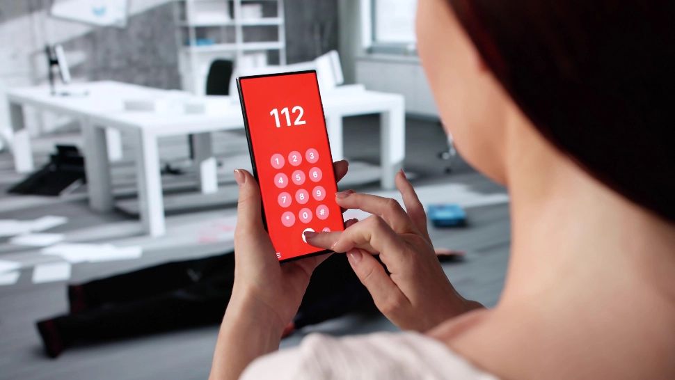 A sunat la 112 prin funcția SOS de pe telefon și a fost salvată: tânăr de 23 de ani, reținut pentru sechestrare și tentativă de viol