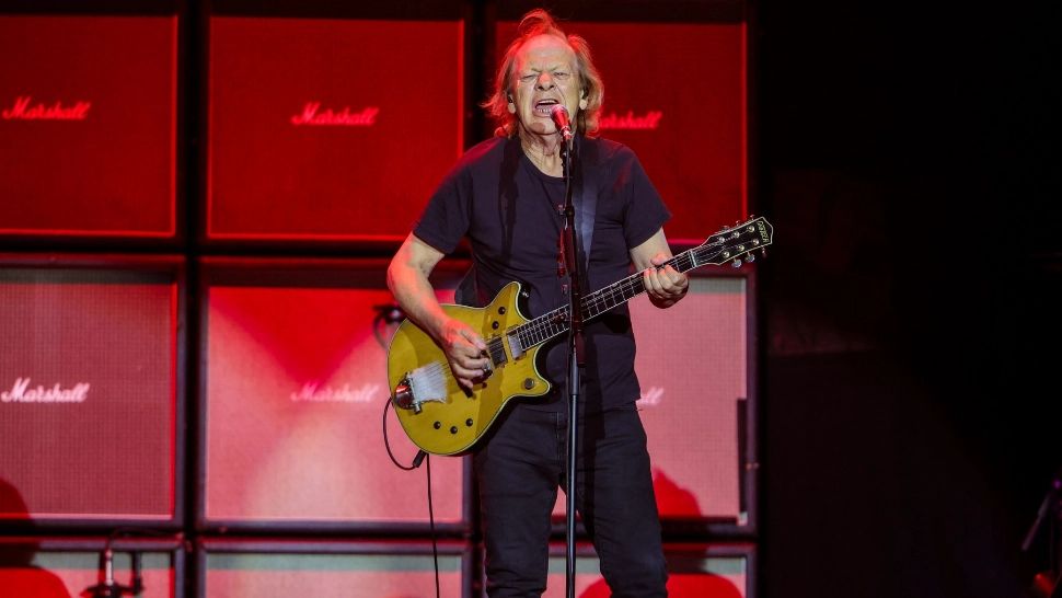Stevie Young, chitaristul AC/DC, a fost spitalizat în Buenos Aires înaintea celor trei concerte din Argentina