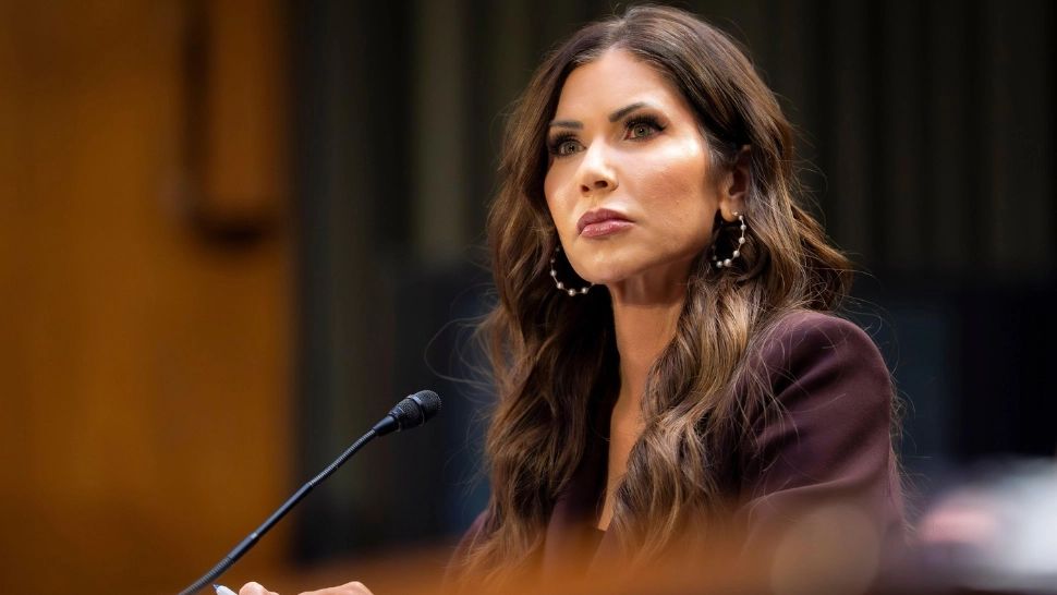 Trump a început să-și îndepărteze apropiații. Temuta Kristi Noem, șefa ICE care a speriat migranții, a fost destituită