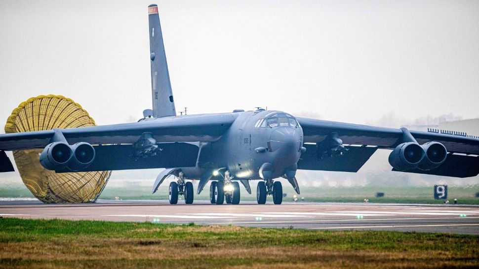 Ministrul Apărării a dezvăluit câte avione și câți militari americani au ajuns în România, după declanșarea ostilităților din Iran 