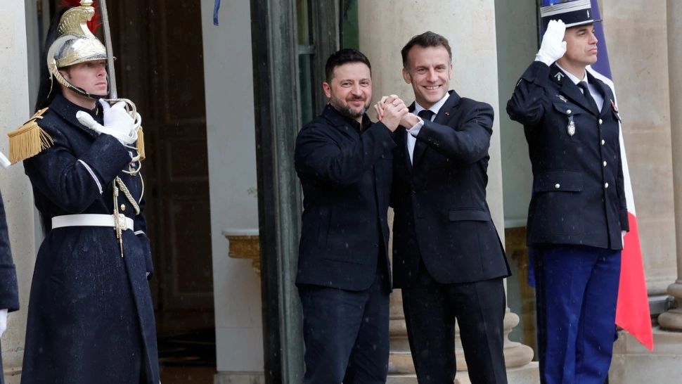 După vizita în România, Zelenski a plecat la Paris unde s-a întâlnit cu Macron. Ce au discutat cei doi lideri  
