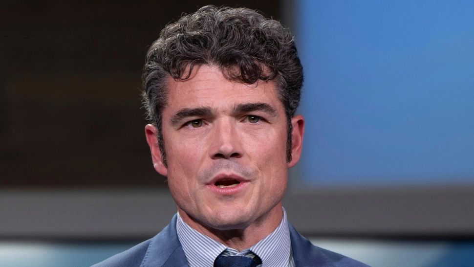 Șeful demisionar al antiterorismului din SUA era anchetat pentru acuze de scurgeri de informații clasificate către Tucker Carlson