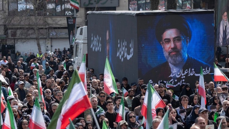 După zvonuri privind moartea sa, Mojtaba Khamenei rupe tăcerea și postează un nou mesaj  