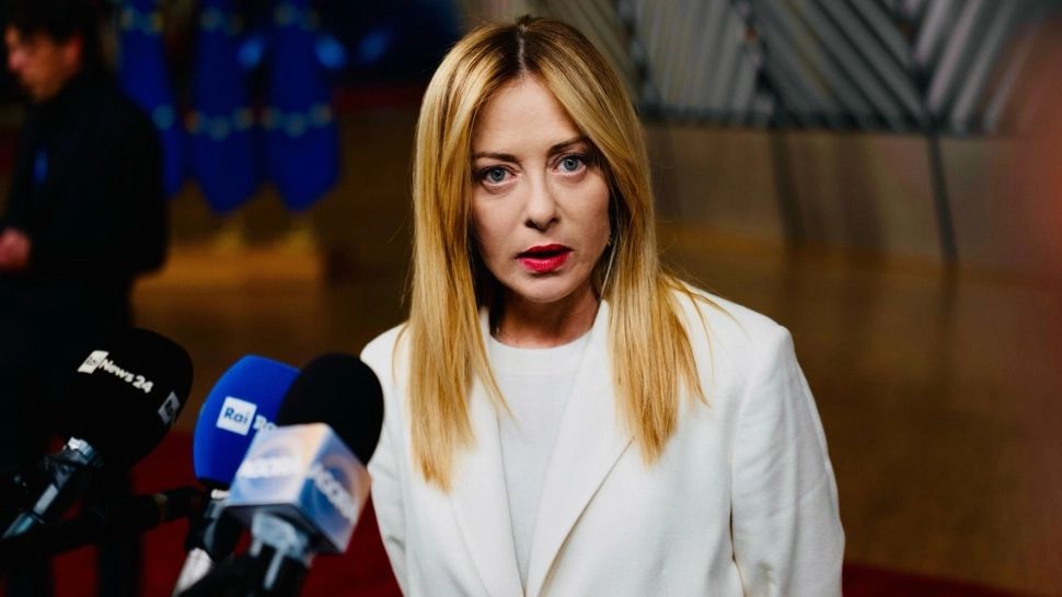 Giorgia Meloni sună alarma: Europa ”a dormit” într-o ”lume poleită” a dependenței de SUA, Rusia și China