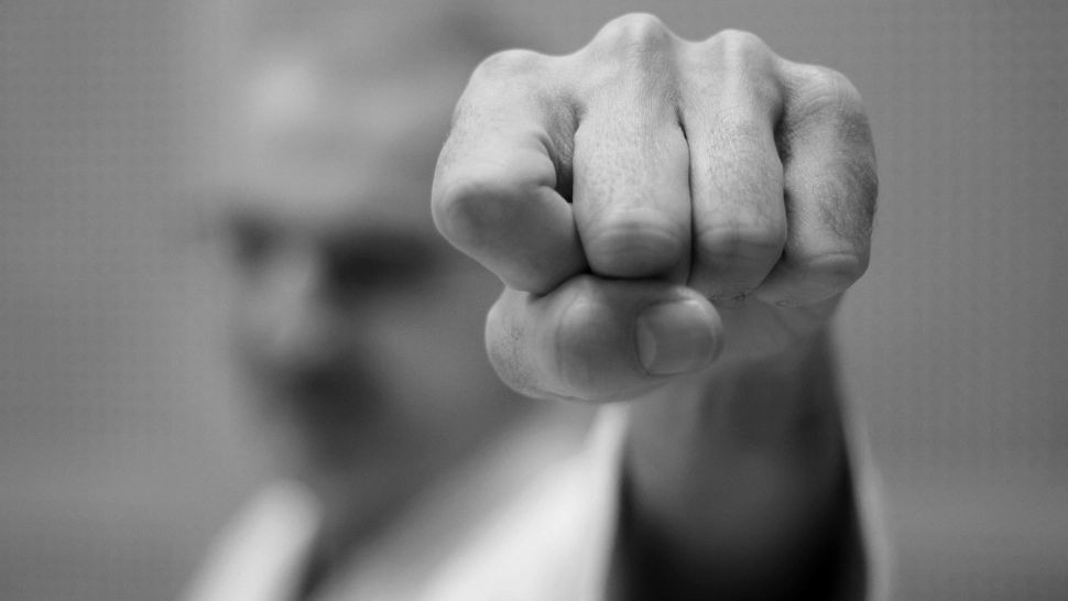 Se dau zece zile libere plătite pentru victimele violenței domestice. Cum pot beneficia de ele?