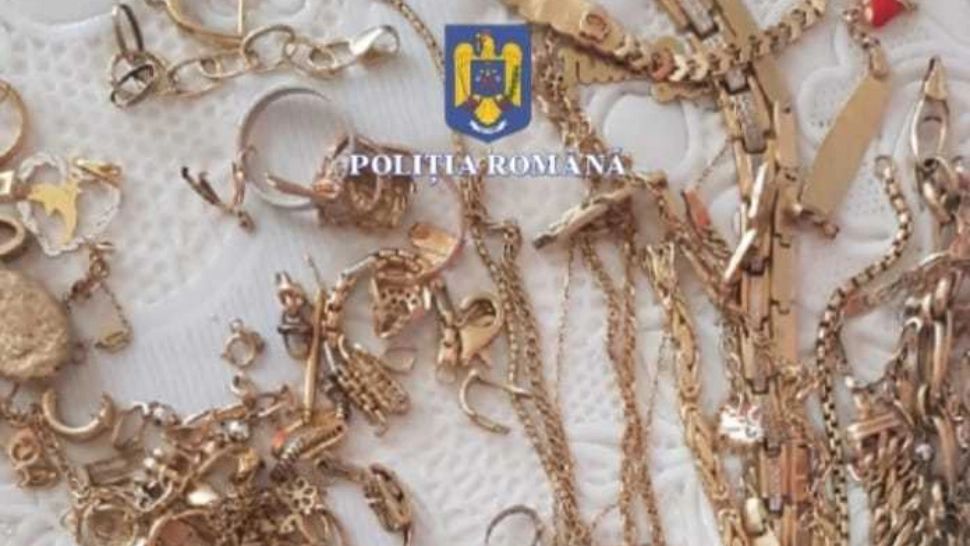 Rețea de contrabandă cu aur și proxenetism, destructurată în Capitală: peste 28 kg de aur și 1.700 de livrări prin curier